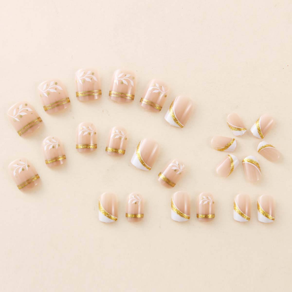Nail Art Aesthetic - أظافر صناعية قصيرة مربعة بلون نودي