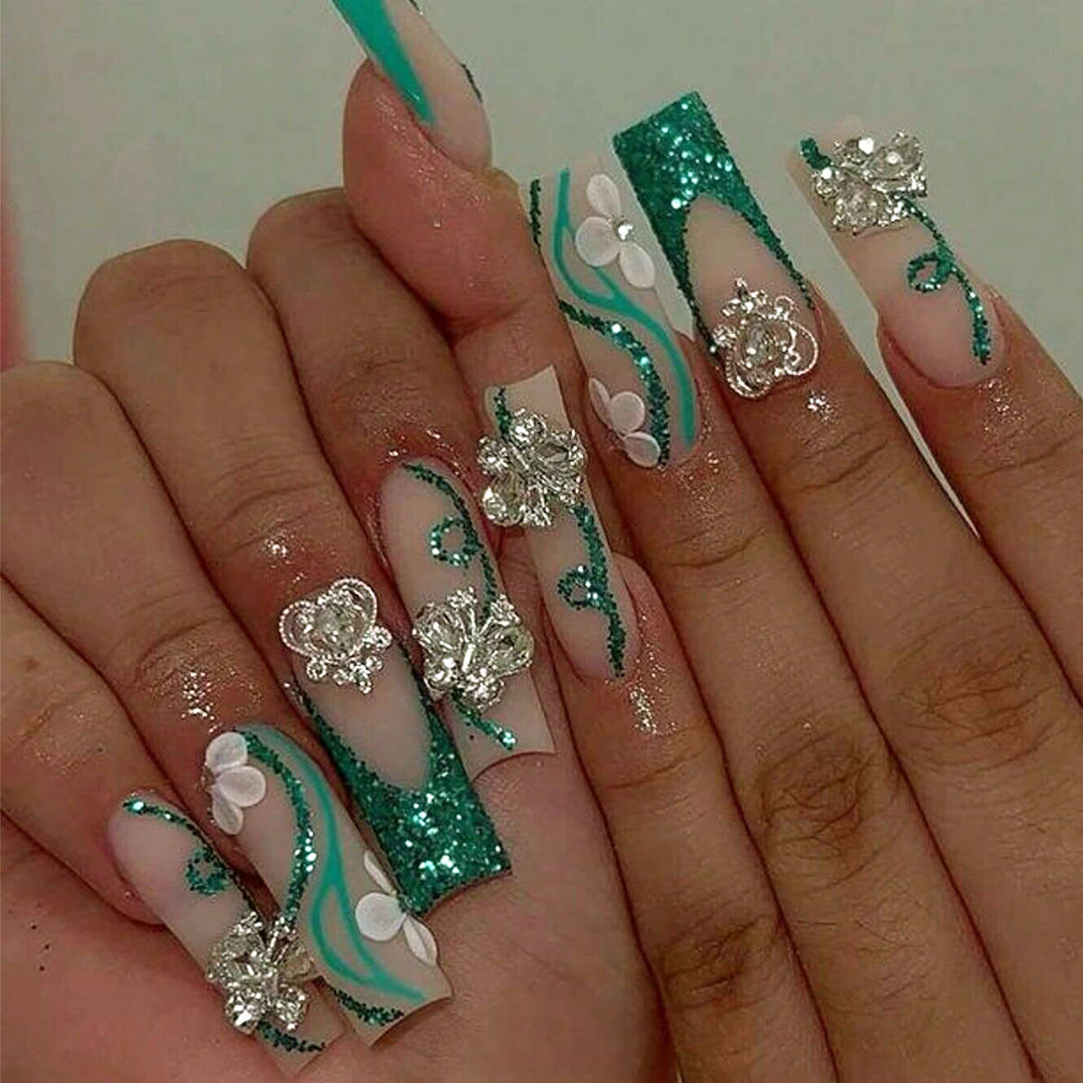 تابوت طويل يضغط على الأظافر ،  - مراجعة Nail Art Aesthetic وسعره