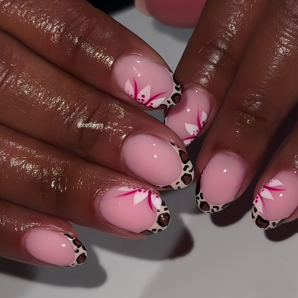 أظافر صناعية قصيرة طويلة للنسا - مراجعة Nail Art Aesthetic وسعره