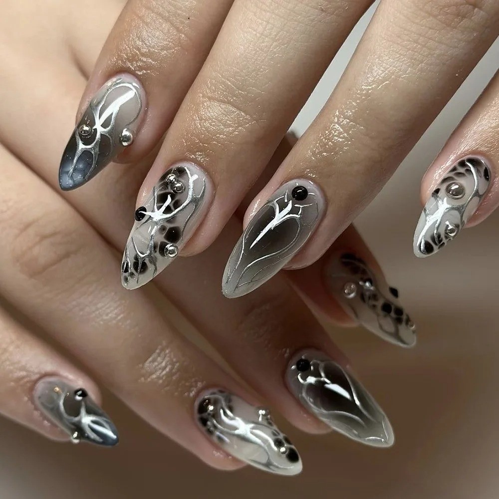 24 قطعة من الأظافر الاصطناعية  - مراجعة Nail Art Aesthetic وسعره