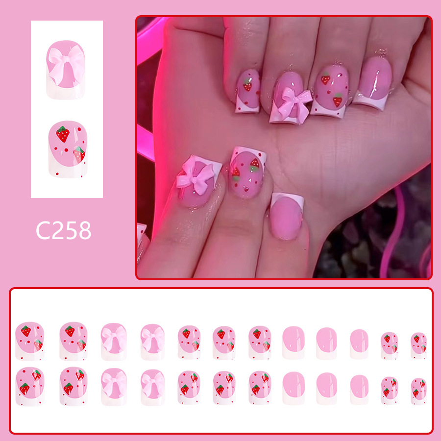24 قطعة تصاميم الفراولة الحمرا - مراجعة Nail Art Aesthetic وسعره