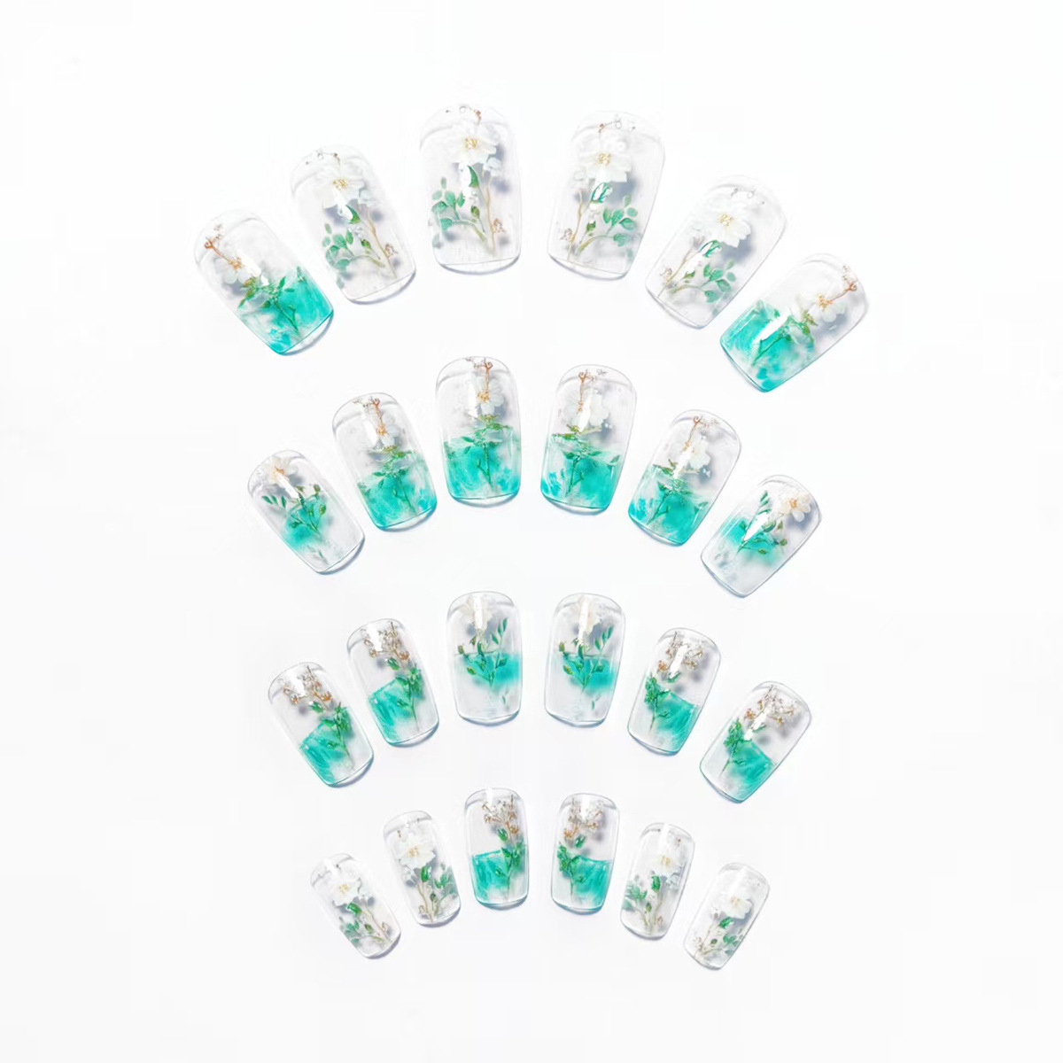 أظافر صناعية متوسطة الحجم للنس - مراجعة Nail Art Aesthetic وسعره